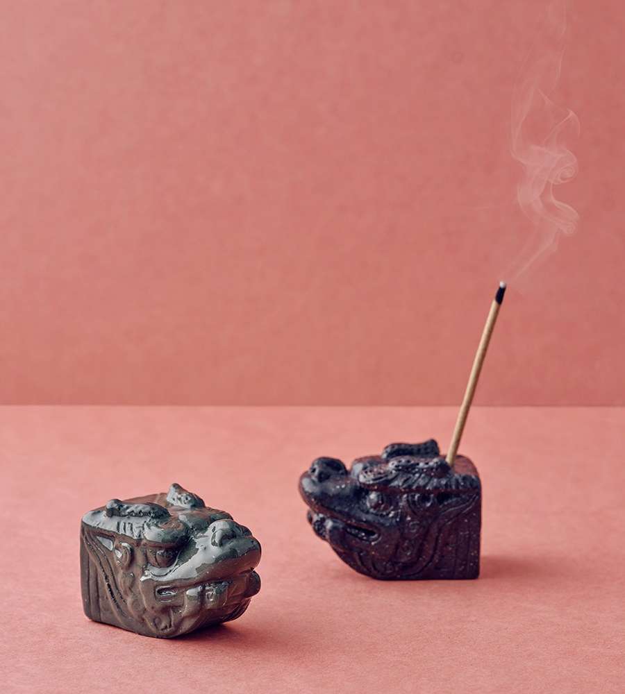 Sunjeong Hall Blue-Green Tile Dragon Head Incense Holder (Tile, Blue-Green Tile)