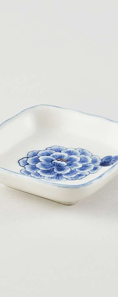 White Porcelain Blue-and-White Peony Pattern Small Dish