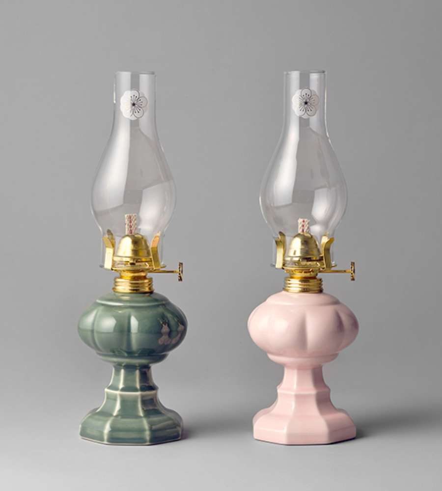 Plum Blossom Oil Lamp (Tower Type/Large)