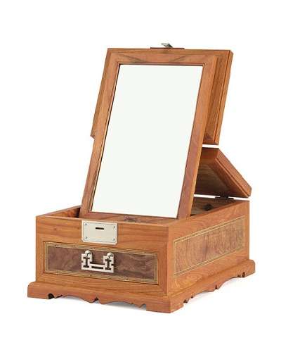 Jwagyeongdae (Traditional Korean Vanity Table)