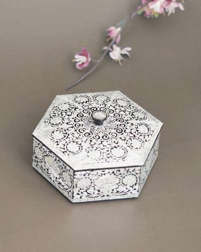 Yi Jo Lotus Arabesque Accessory Box (Black)