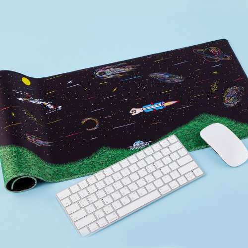 Robot Taekwon V Desk Pad