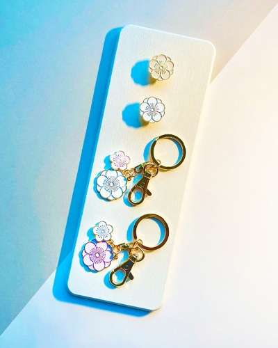 Double Plum Blossom Pear Blossom Pattern Keyring