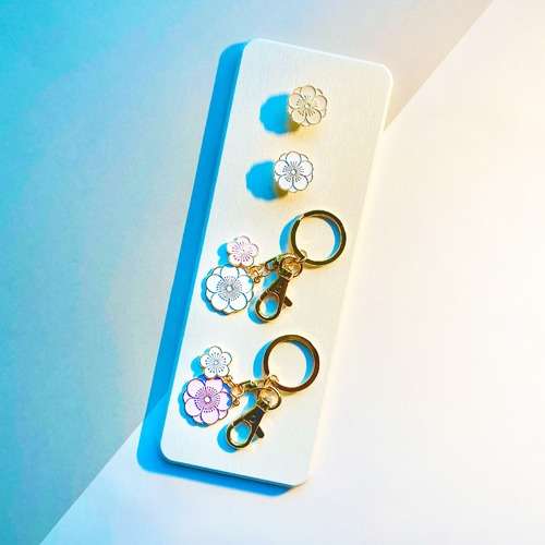 Double Plum Blossom Pear Blossom Pattern Keyring