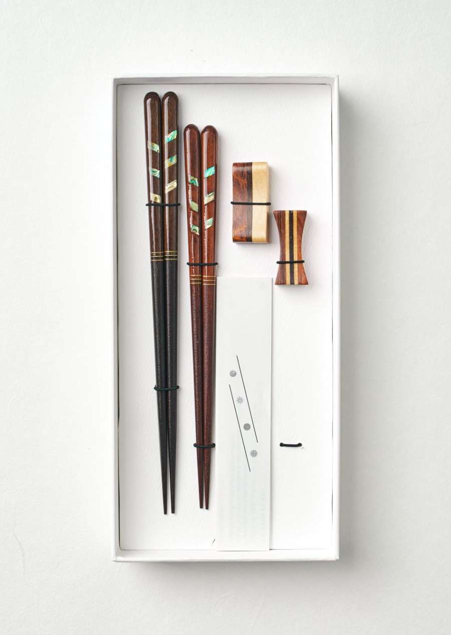 Mother-of-Pearl Comb Pattern Chopsticks 2p + Chopstick Rest 2p