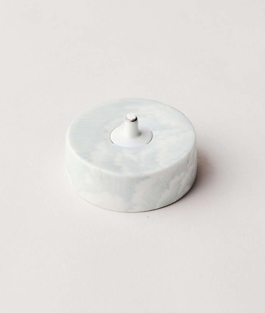 Baekbyeong White Porcelain Oil Lamp