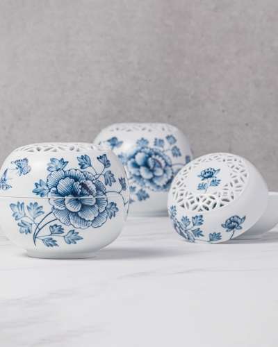 牡丹 青花白磁 香合（大）