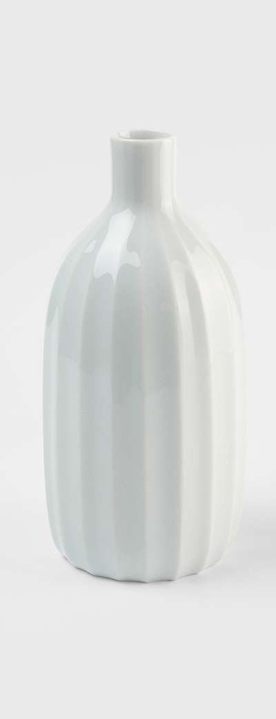 Porcelain Sake Bottle (1pc)