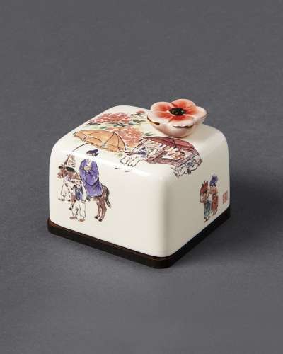Bride and Groom Music Box