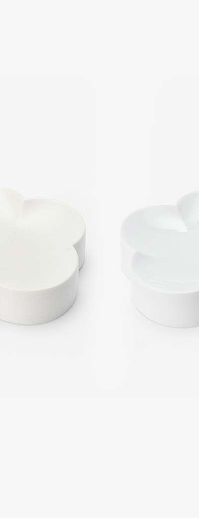 White Porcelain Five-Petal Plate (M)