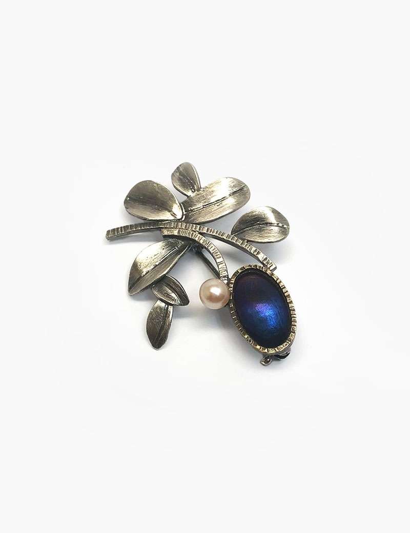 Leaf Tita Brooch 3