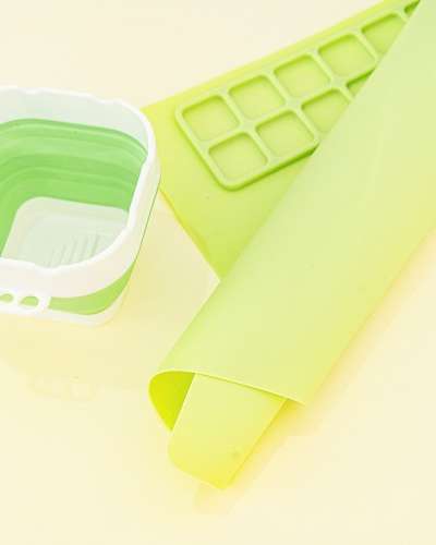 便利な絵の具皿 シリコンパレット 美術用品 携帯用パレット