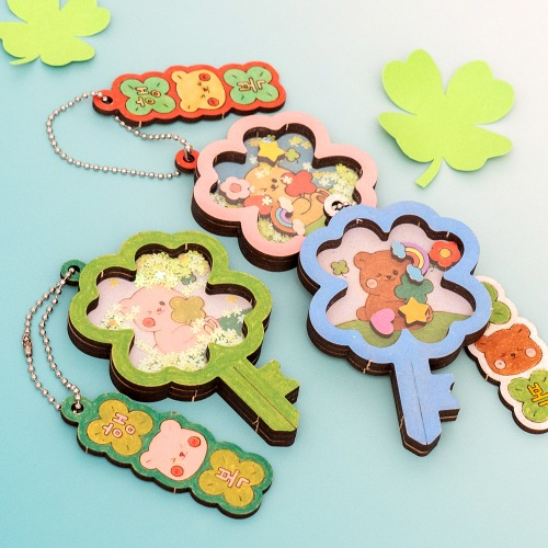Four-Leaf Clover Shaker Keyring DIY Craft Kit - Lucky Charm with Cat Design for Kids