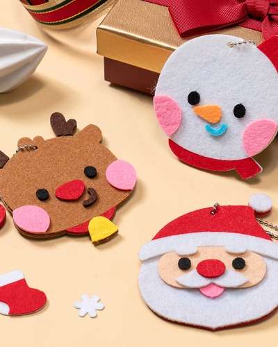 Christmas Hand Mirror Craft Kit - Decorate Your Own Mini Mirror