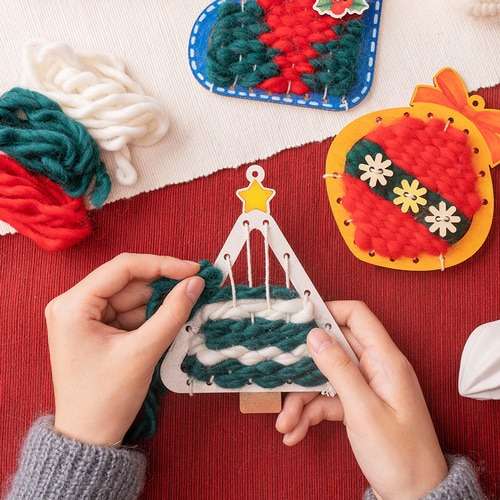 Cozy Wool Yarn String Art Christmas DIY Kit