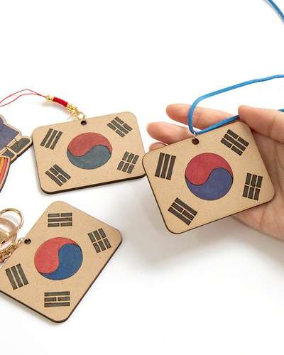 Taegeuk Flag Fancy Wood Craft Kit - Art Play and DIY Materials