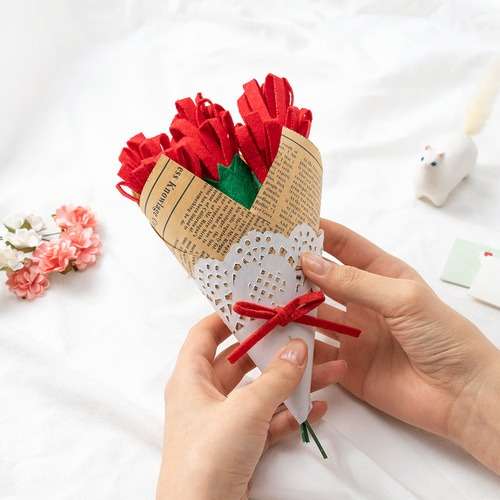 Carnation Felt Flower Bouquet DIY Craft Kit - Parents' Day