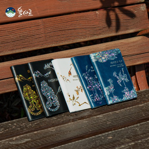 Mother-of-Pearl Minhwa Passport Case Wallet Pouch Travel Leather Cover Card Holder Foreign Gift Scratch-Resistant Travel Gift Recommended
