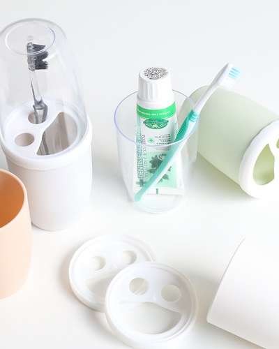 High-Quality Portable Toothbrush Case Toothbrush Holder Rinse Cup