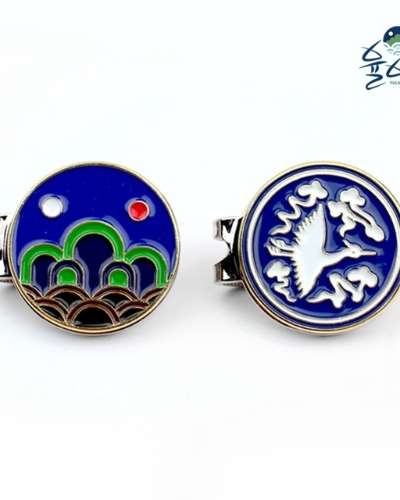 Elegant Traditional Korean Folk Painting Golf Ball Marker