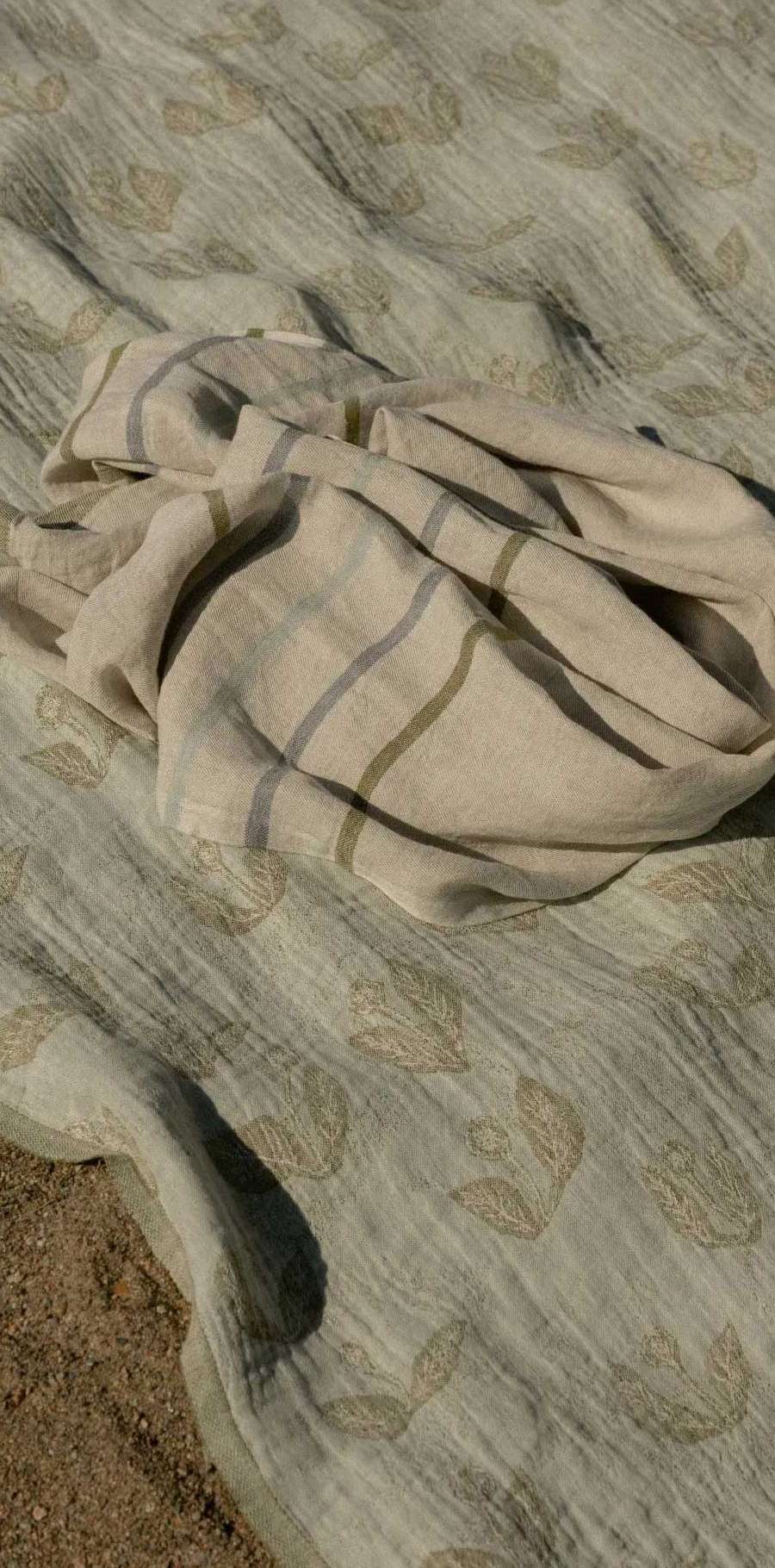 KESÄKUKKA Blanket - Olive