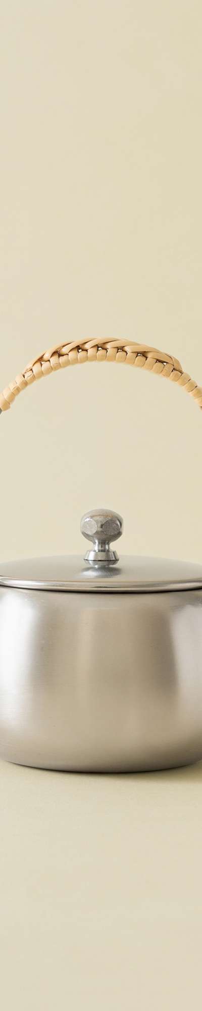 Rattan Kettle
