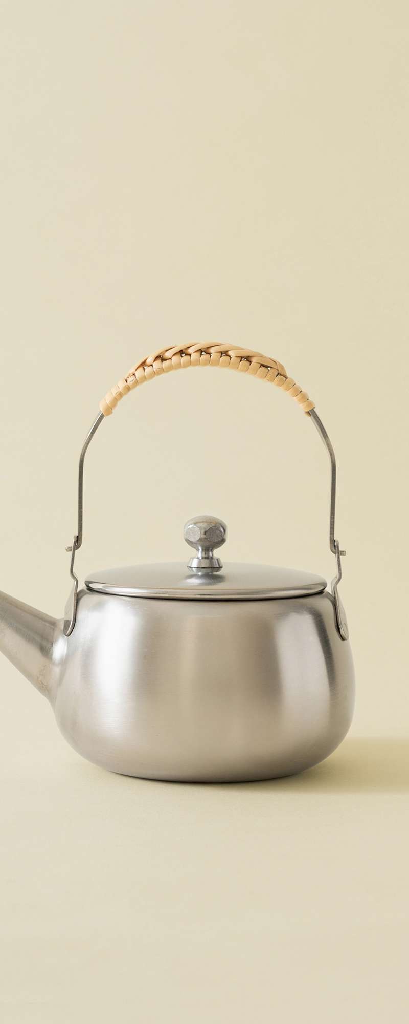 Rattan Kettle