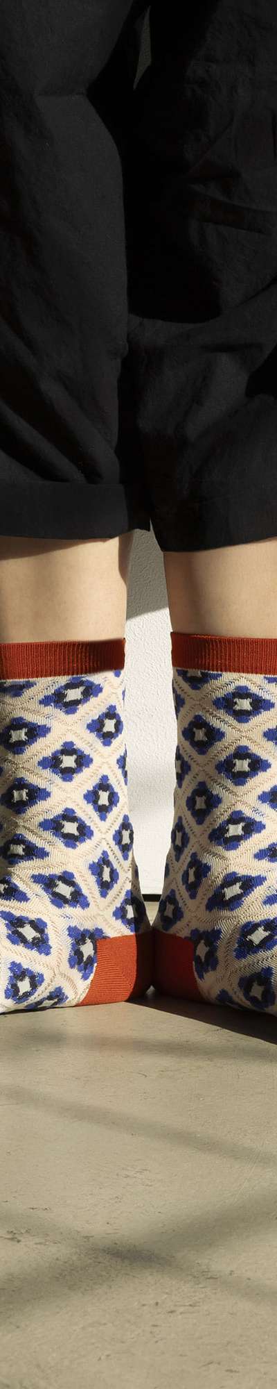 SHEER MOSAIC TILE PATTERN SOCKS