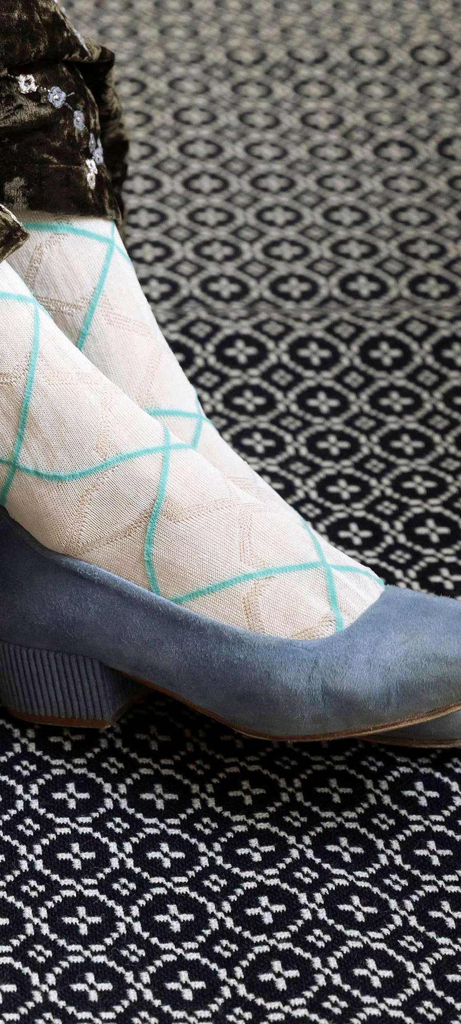 CROSS PLAID SOCKS