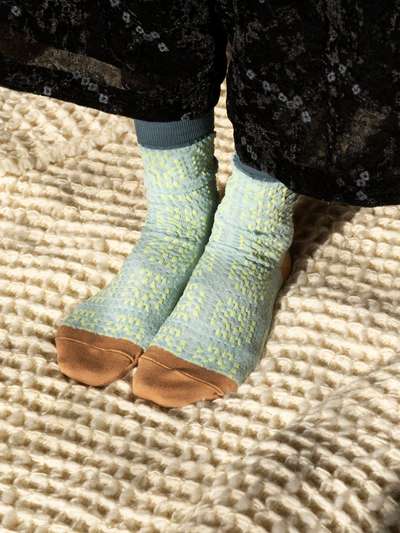 CROCHET PATTERNED BUMPY SOCKS