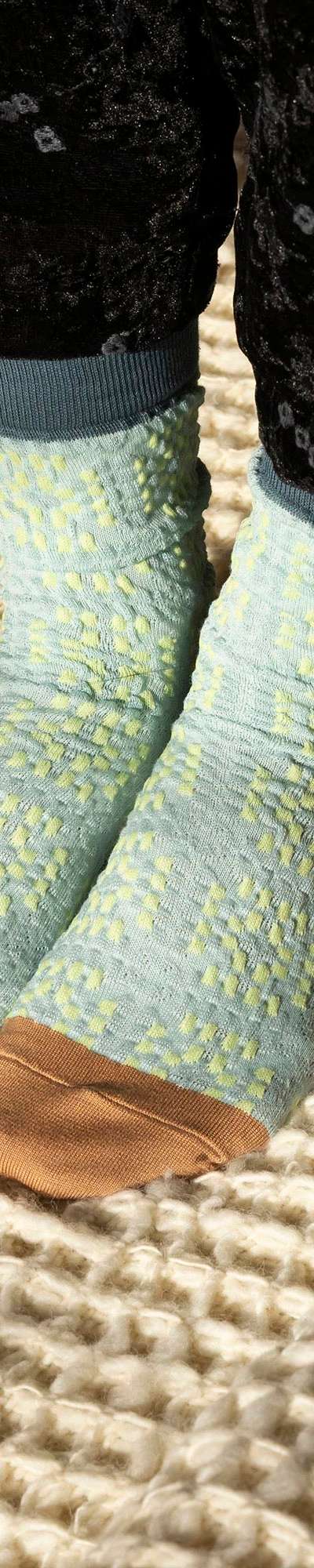 CROCHET PATTERNED BUMPY SOCKS