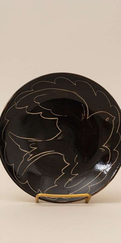 Engraved Swallow Pattern Plate M