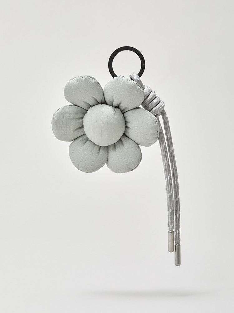 Colle Flower String Keyring Moon Rock Gray