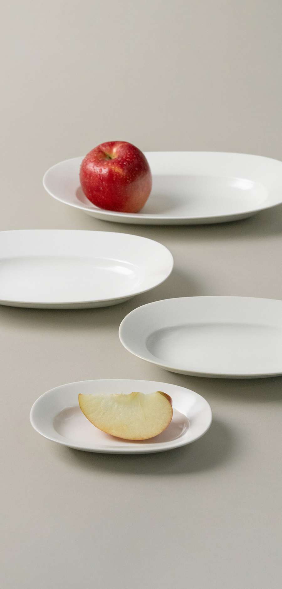 Oval Plate - Lily White