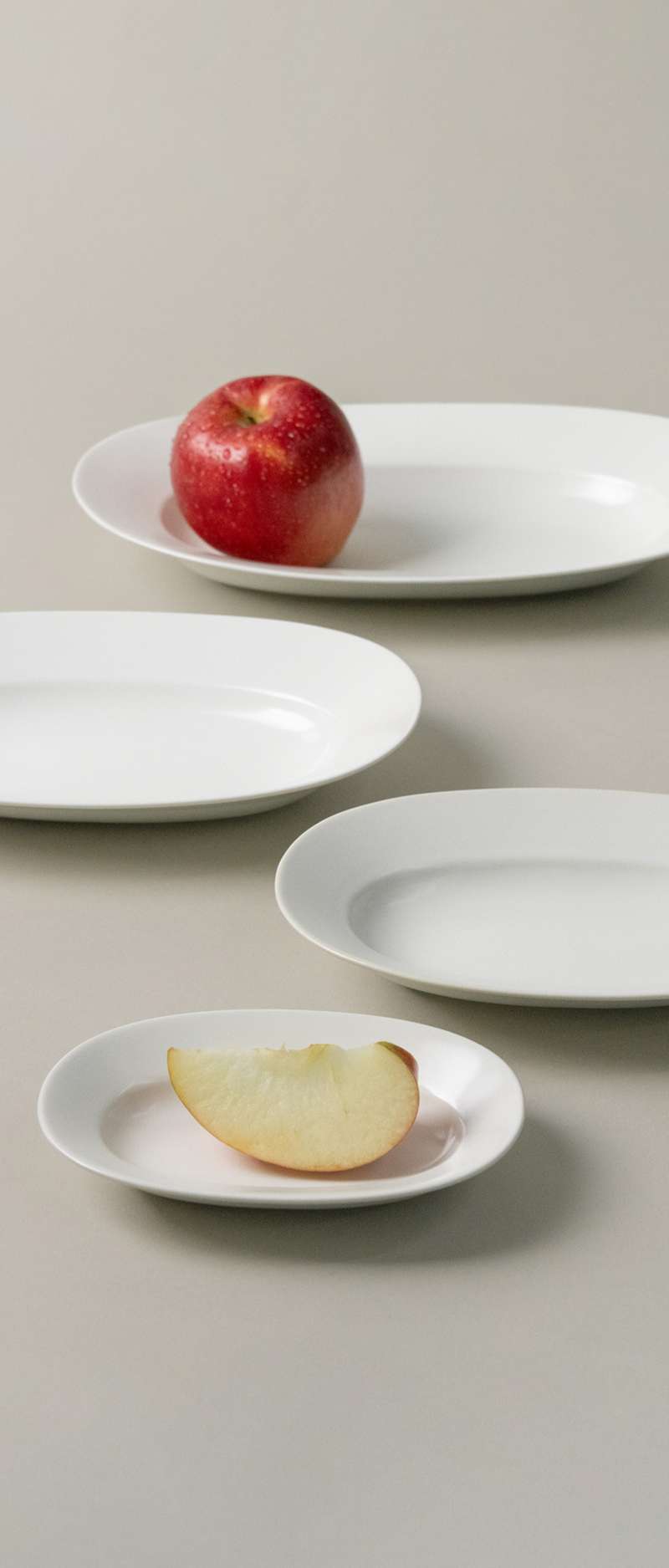Oval Plate - Lily White