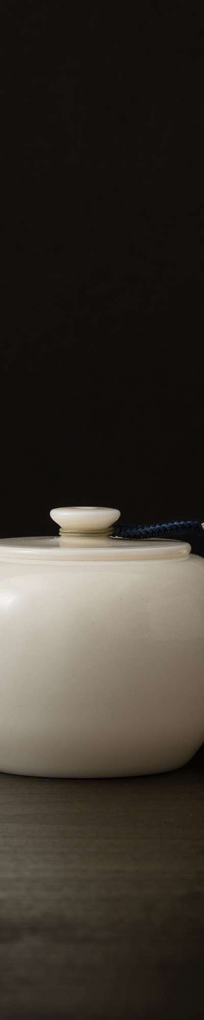 White Porcelain Teapot - Flat Lid Style