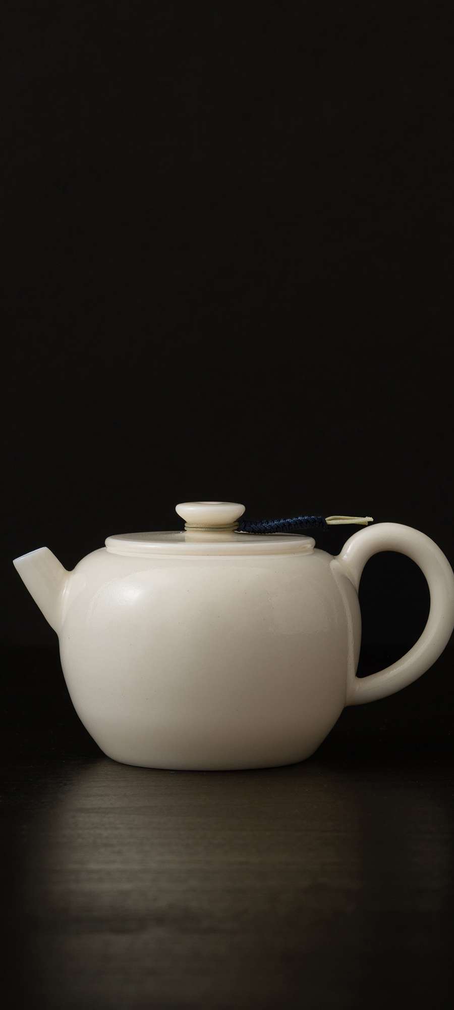 White Porcelain Teapot - Flat Lid Style