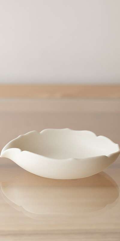 White Porcelain Flower-Shaped Teabowl