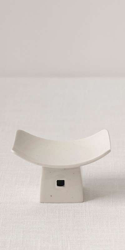 Square Footed Plate