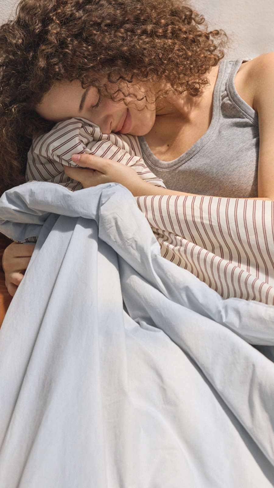Powder 100s Air Fitted Comforter (3 Colors)