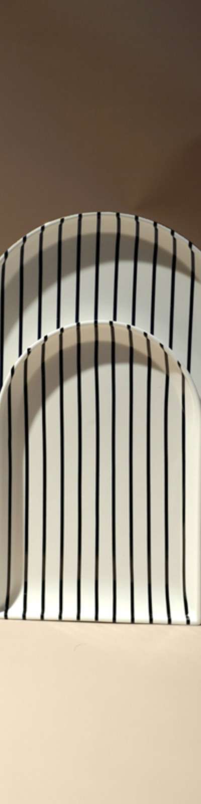 Arch Plate Black Stripe