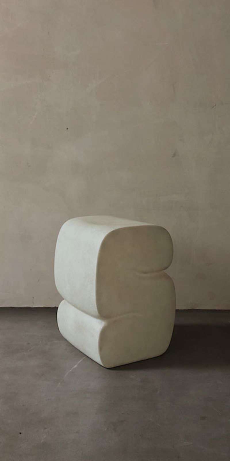 [October 2026 Arrival] Curl Up Stool - White