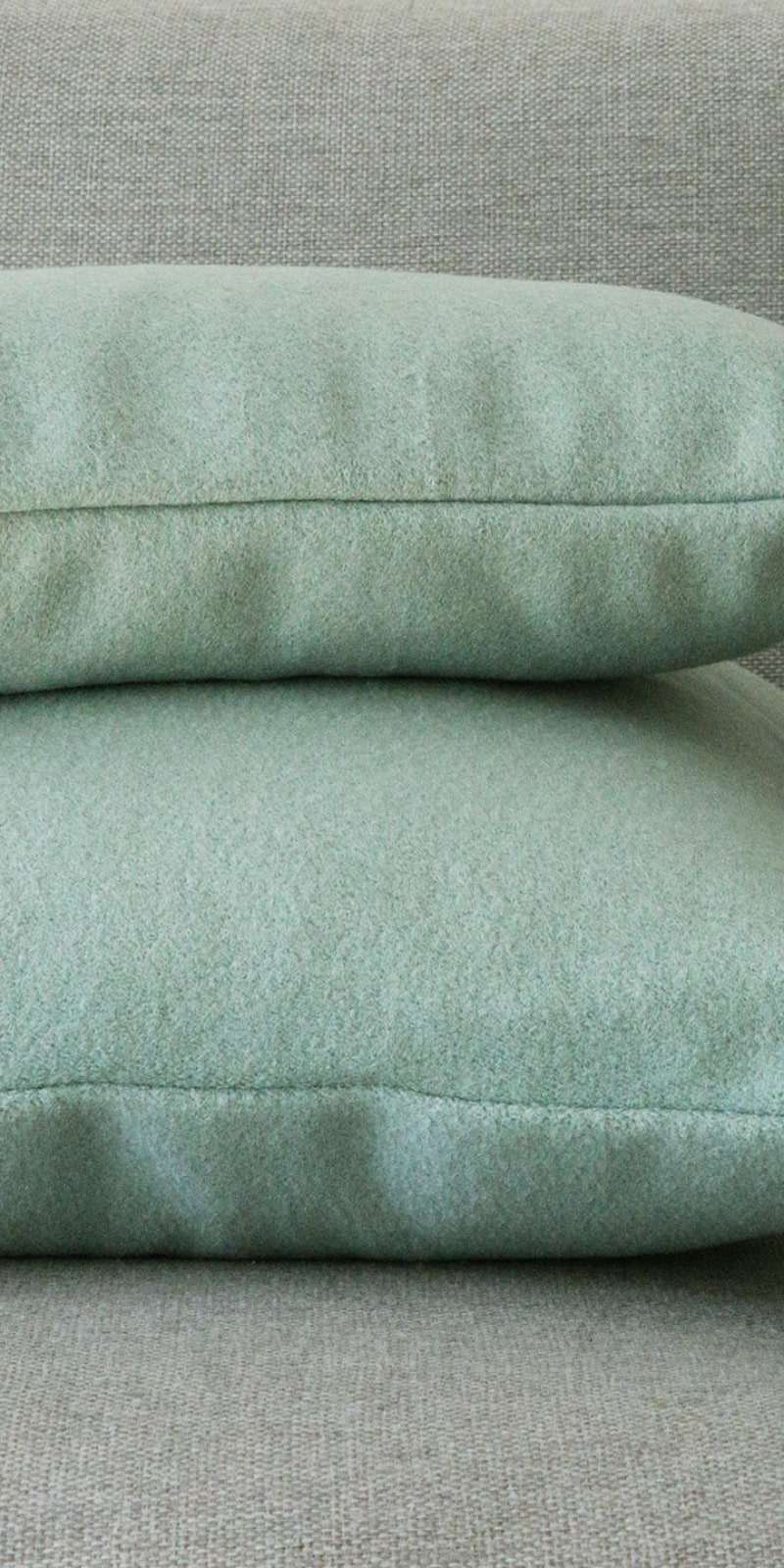 Dew Wool Cushion (Mint)