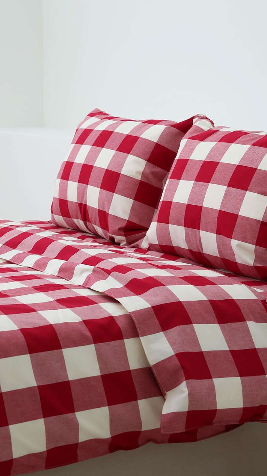Downy Check Bedding - Red