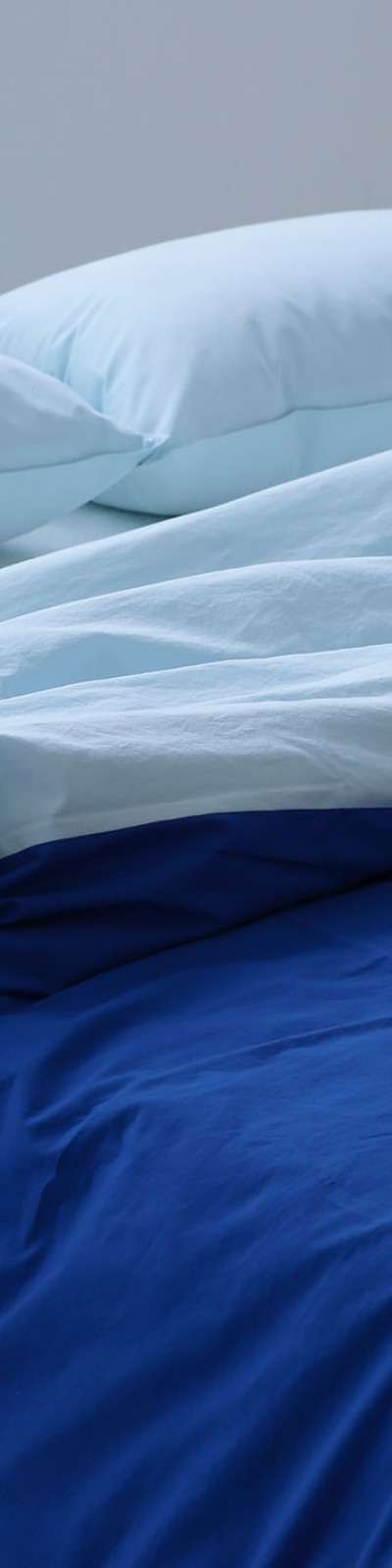 Half and Half Bedding Set (Light Blue-Deep Blue)