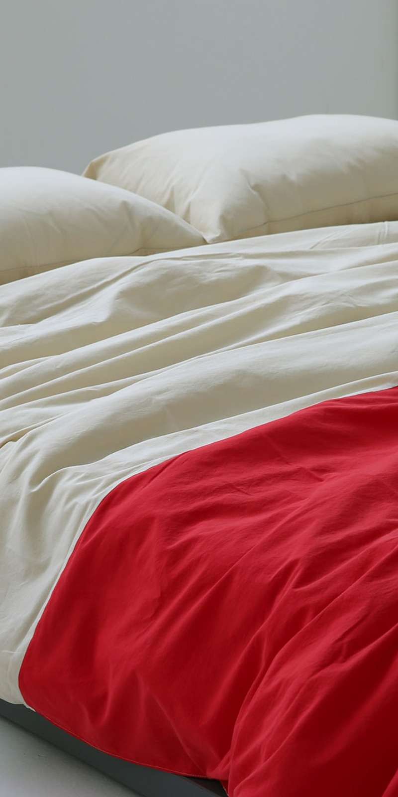Half and Half Bedding (Oatmeal - Bright Red)