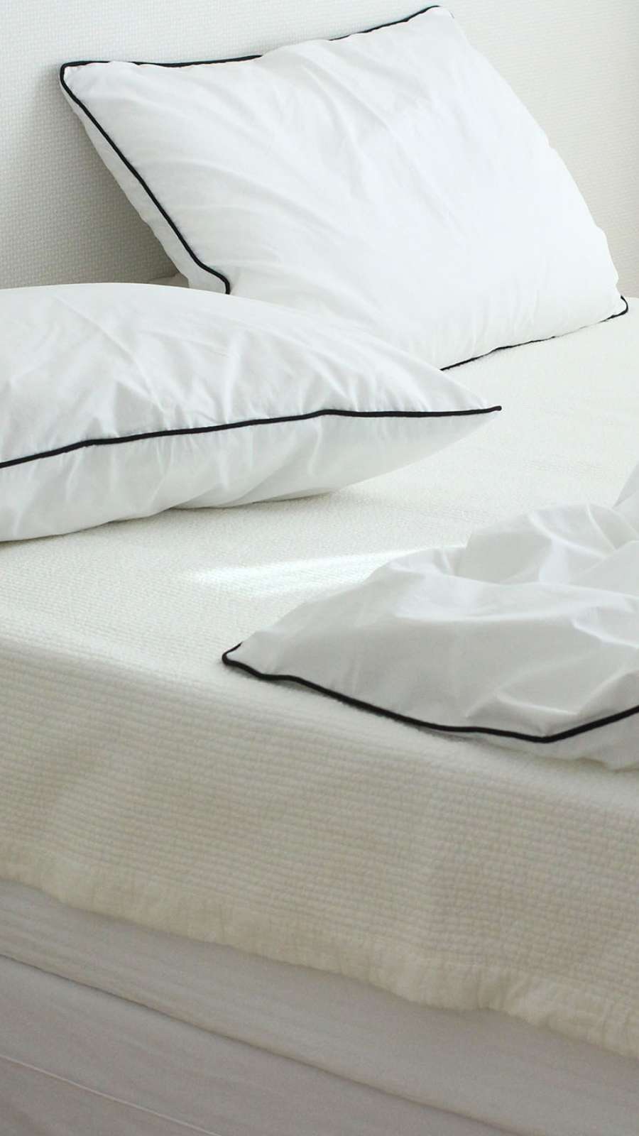 Line Point Bedding Set - Pure White/Black