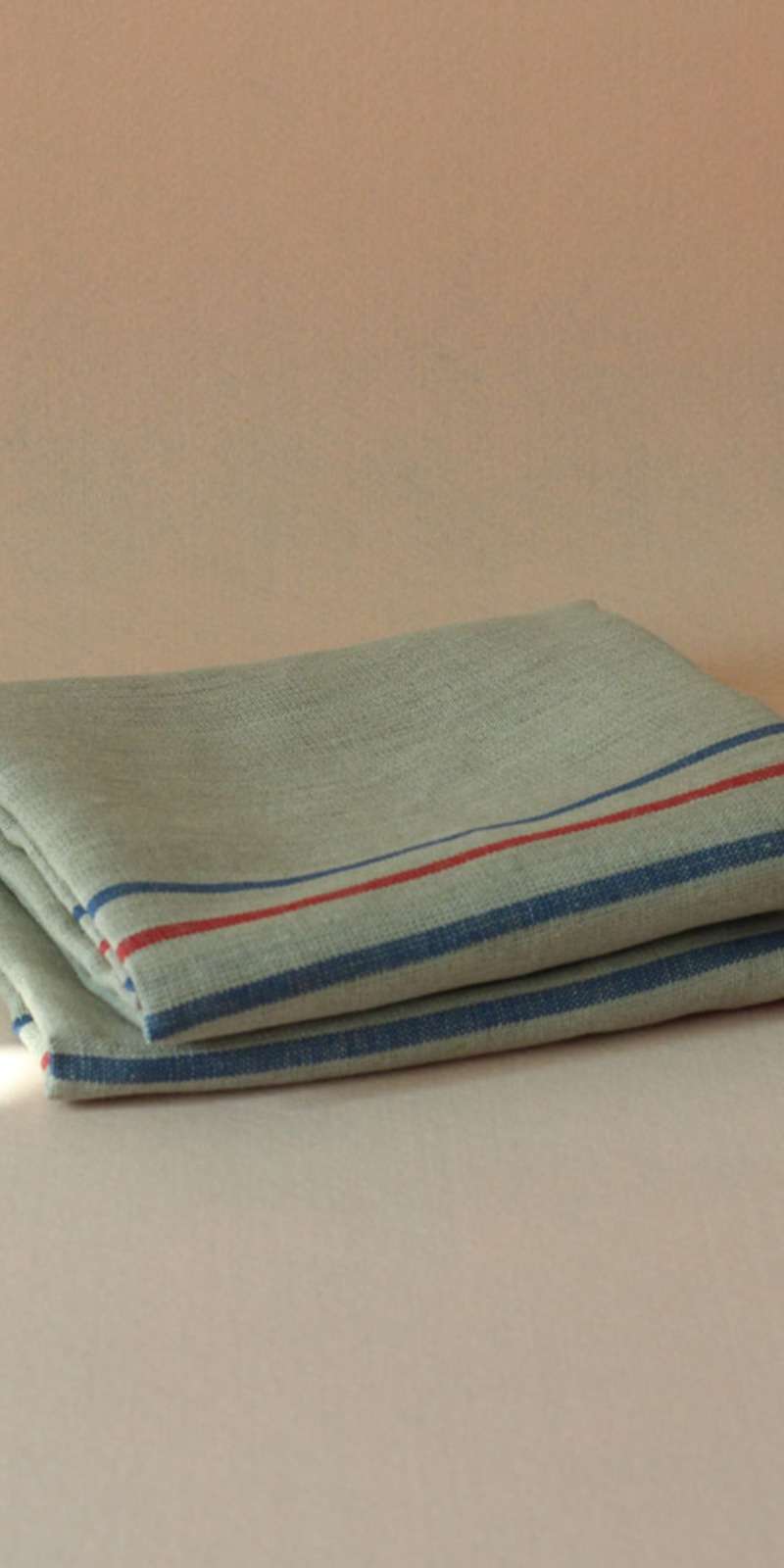 French Linen Mat - Blue & Red Stripe