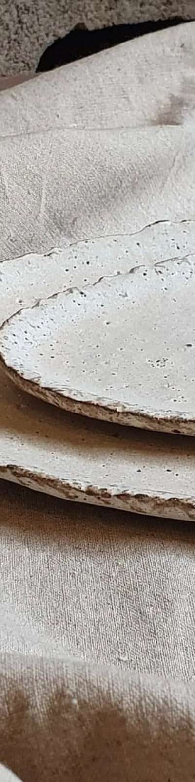 White Stone Oval Plate (3 Sizes)