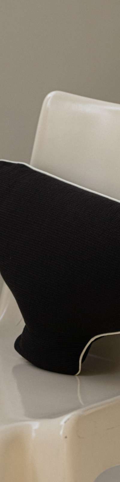 Maksabal Cushion - Black Porcelain